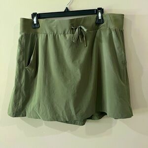 Women’s All In Motion Skort Large